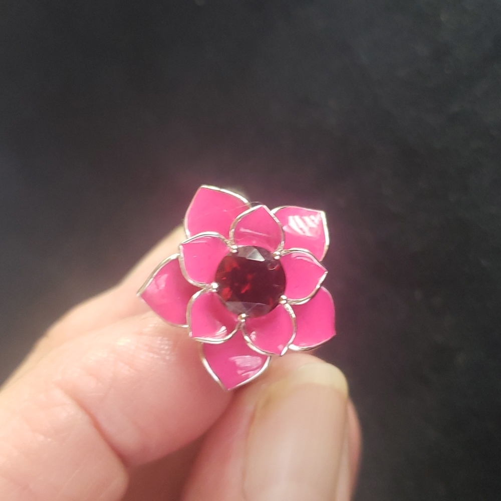 1.57ct Garnet & Enamel ring